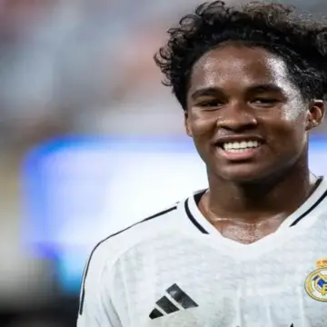 ريال مدريد يتمسك ببقاء إندريك رغم اهتمام آرسنال وتشيلسي